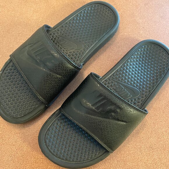 Nike Benassi JDI Men’s Triple Black Logo Sandals Slides Size 10 - Picture 1 of 9